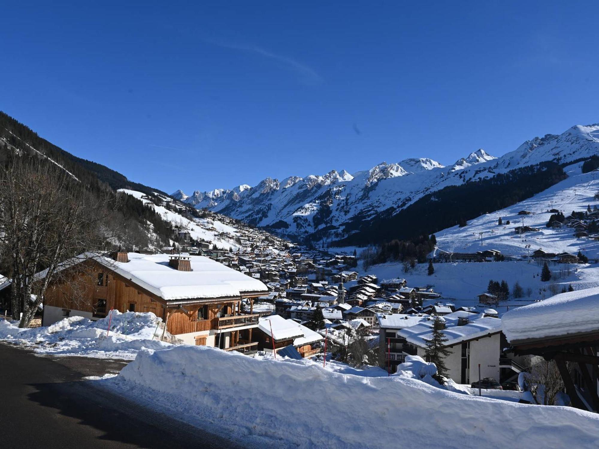 Appartement 2 Chambres Proche Pistes Avec Balcon Et Parking - Fr-1-459-181 ラ・クリュサ エクステリア 写真